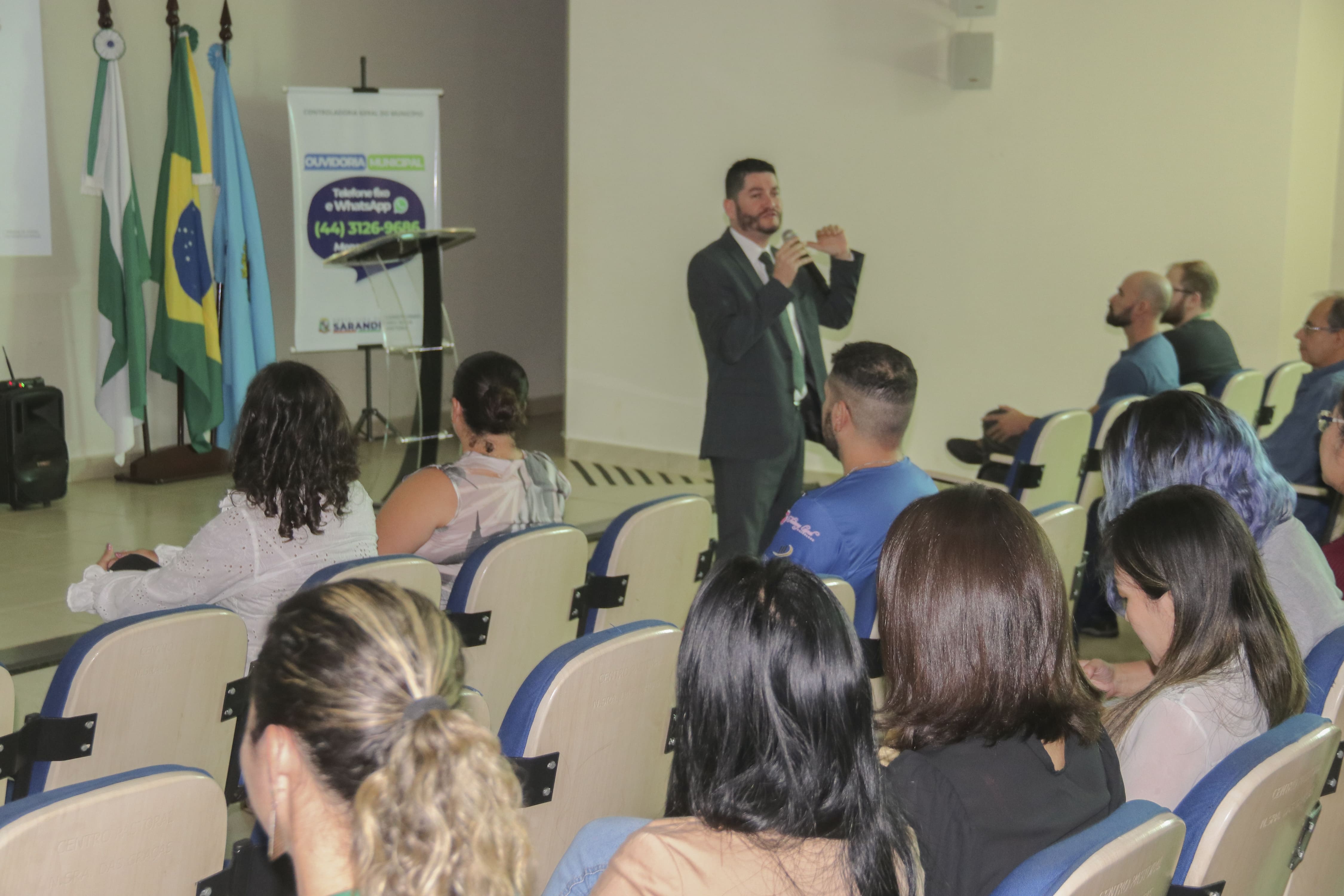 Prefeitura de Sarandi promove capacitação de servidores para avançar no diálogo com cidadão